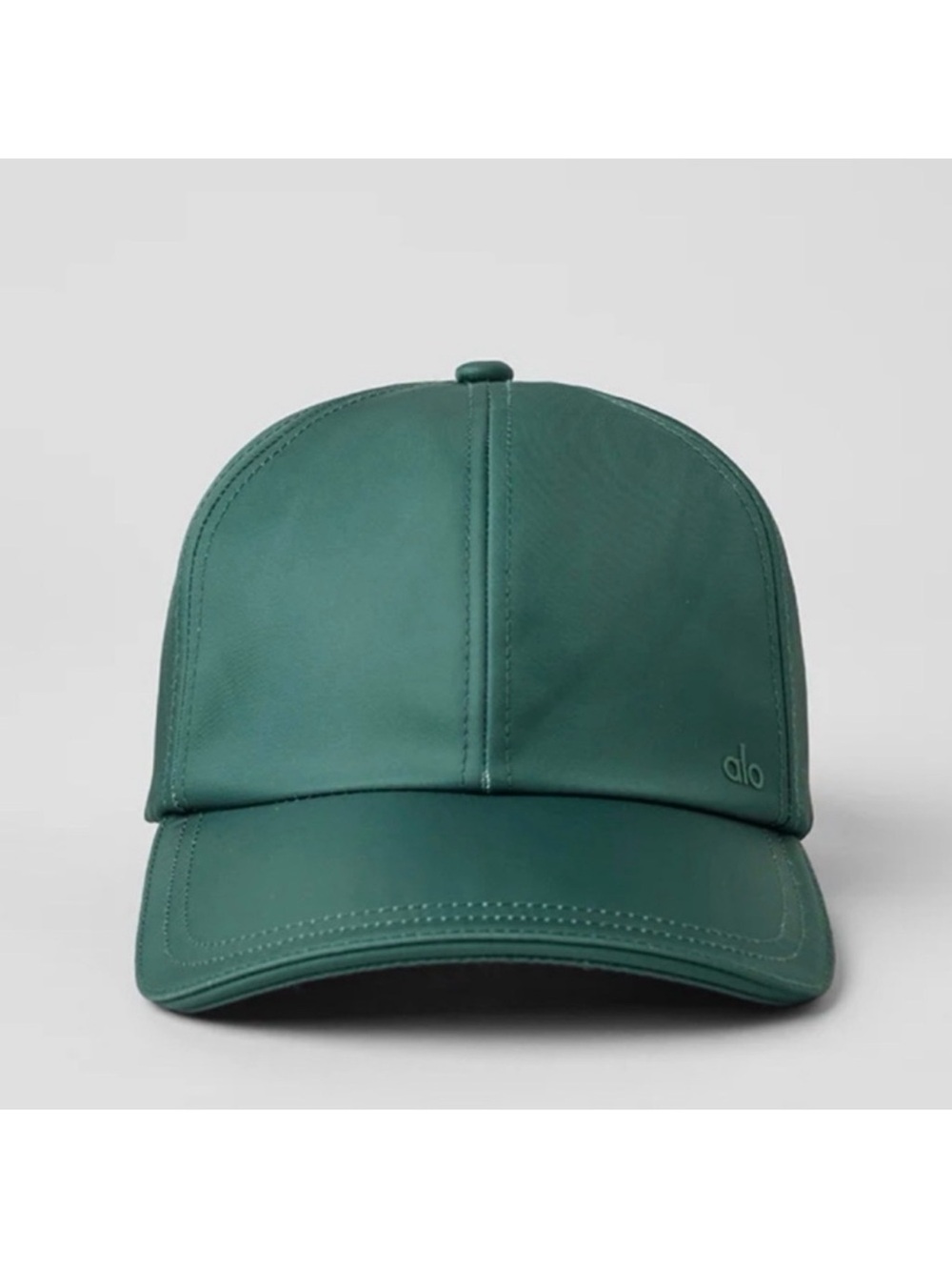 Alo Satin Off-Duty Cap - Winter Ivy
Size: One Size